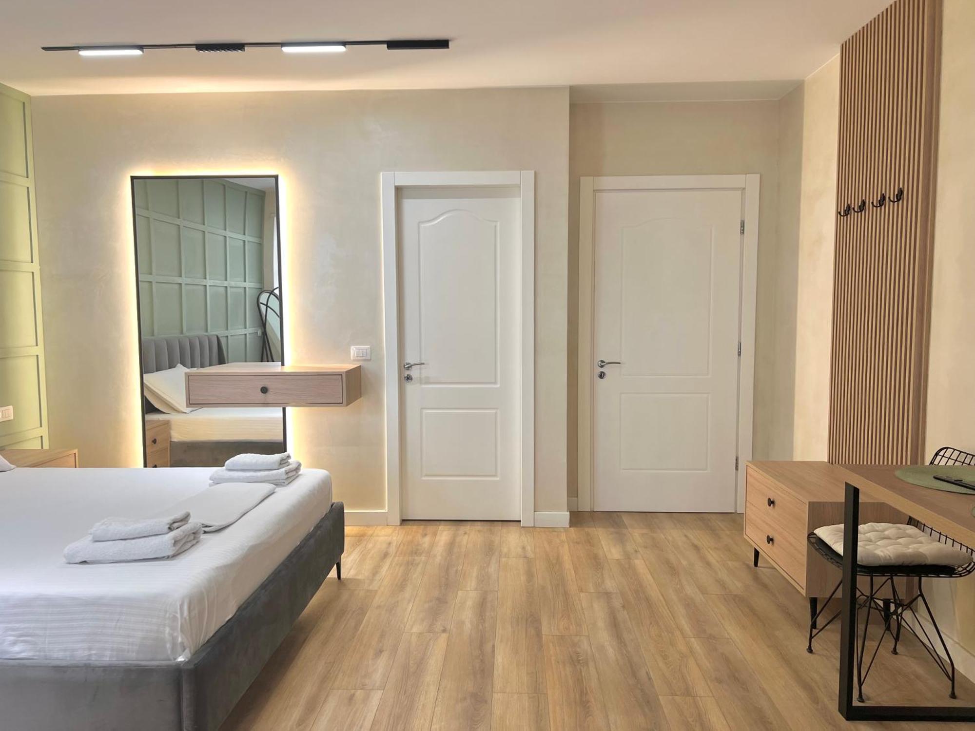 Syncron Apartments In The Center Of Tirana Exterior foto